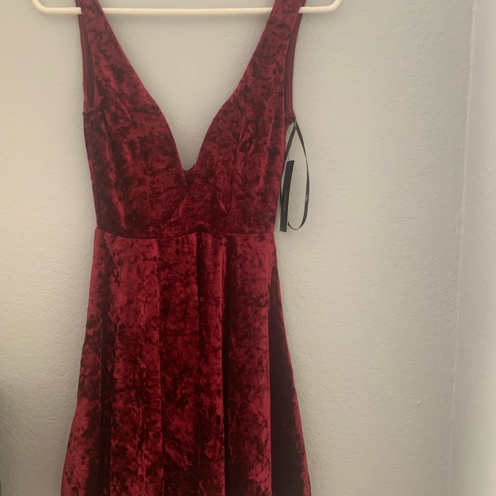 Lulu’s red velvet dress